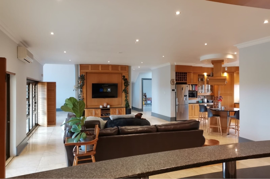 5 Bedroom Property for Sale in Bluewater Bay Eastern Cape